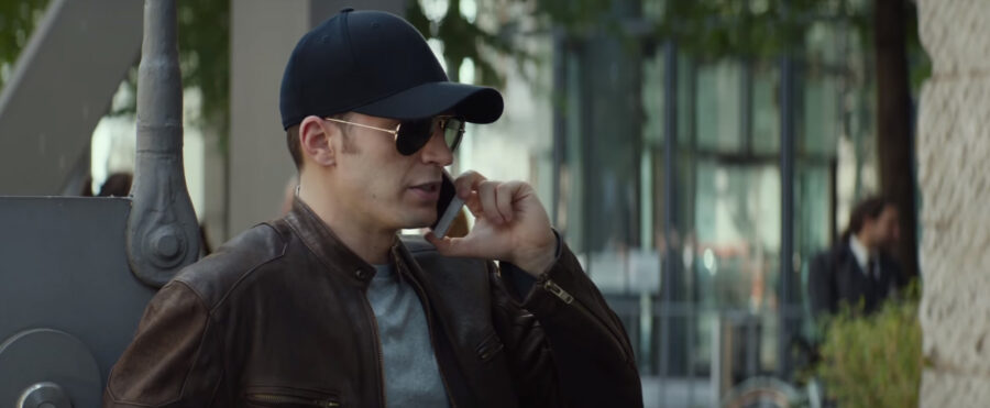 Black baseball cap Chris Evans in Captain America: Civil War (2016)