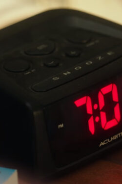 Alarm Clock in Rings (2016)