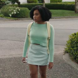 Cropped sweater Amandla Stenberg in Everything, Everything (2017)