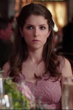 Pink floral dress Anna Kendrick in Table 19 (2017)