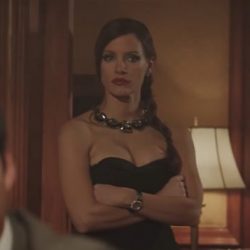 Large black stones necklace Jessica Chastain in Molly's Game (2017)