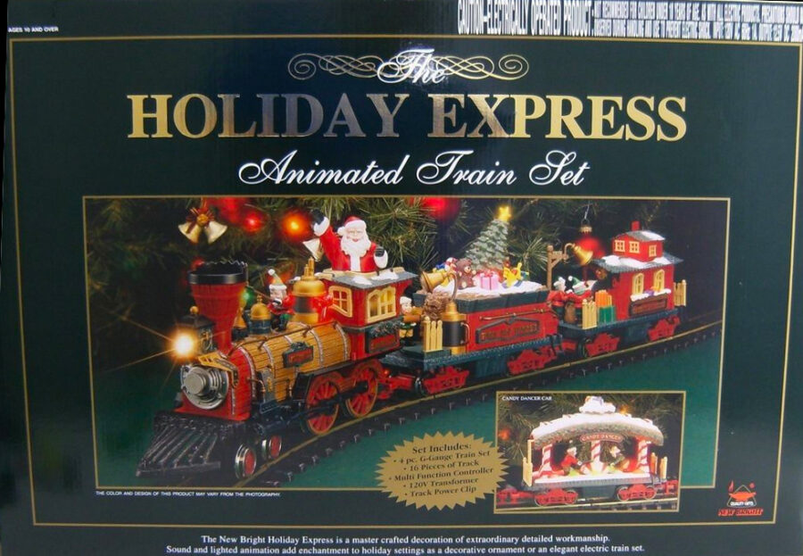 Electric Christmas Train in Sharing Christmas (2017)