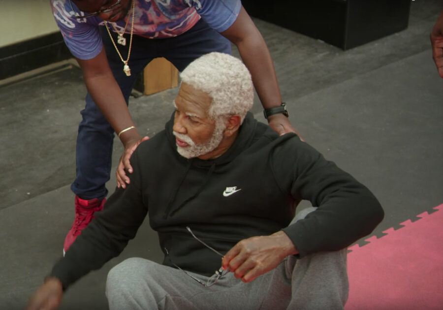 Black hooded Nike sweater Kyrie Irving in Uncle Drew (2018)