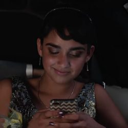 Zig zag iPhone case Geraldine Viswanathan in Blockers (2018)