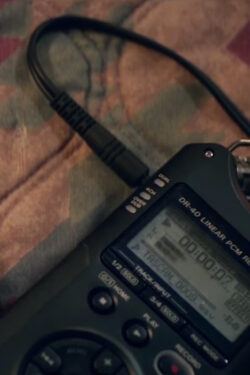 Digital audio recorder Rhian Rees in Halloween (2018)