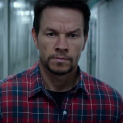 Red plaid shirt Mark Wahlberg in Mile 22 (2018)