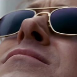 Sunglasses Ryan Gosling in First Man (2018)