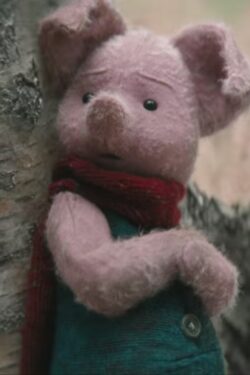Piglet Plush in Christopher Robin (2018)
