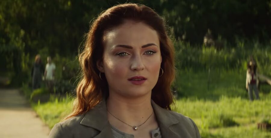 Pendant necklace Sophie Turner in Dark Phoenix (2019)