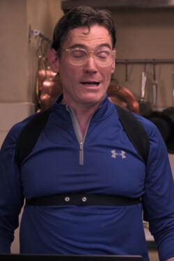 Blue pullover Billy Crudup in Where'd You Go, Bernadette (2019)