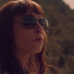 Sunglasses Noomi Rapace in Close (2019)