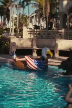 American Eagle Pool Float in The Beach Bum 2019