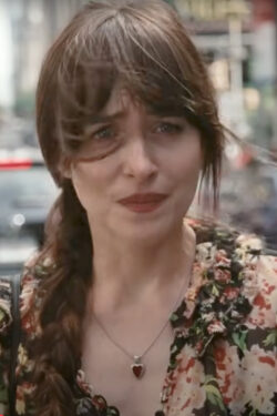 Heart Pendant Necklace Dakota Johnson in Materialists